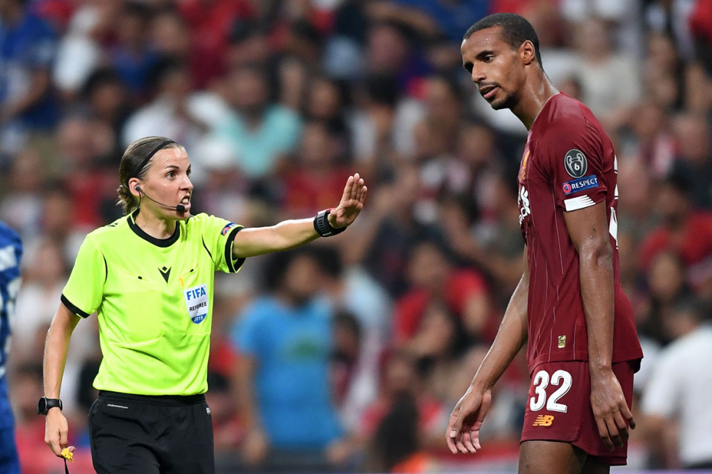 Wasit Perempuan Pimpin Laga Liverpool vs Chelsea