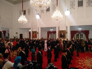 Jokowi Beri Tanda Kehormatan untuk 29 Tokoh Indonesia