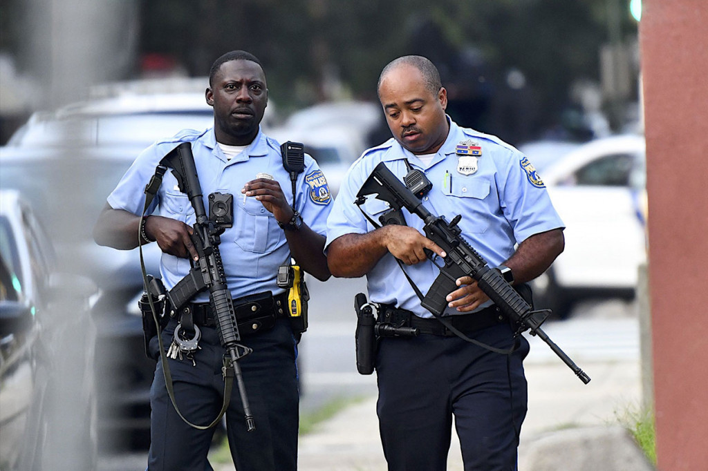 2 Polisi Diselamatkan dan 6 Terluka Dalam Baku Tembak di Philadelphia