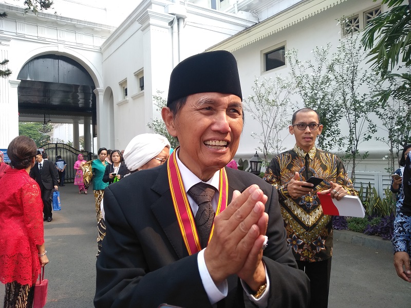 Mantan Ketua BPK Hadi Poernomo usai meraih gelar Bintang Mahaputera Utama dari Presiden Joko Widodo. Medcom.id/Desi Angriani.