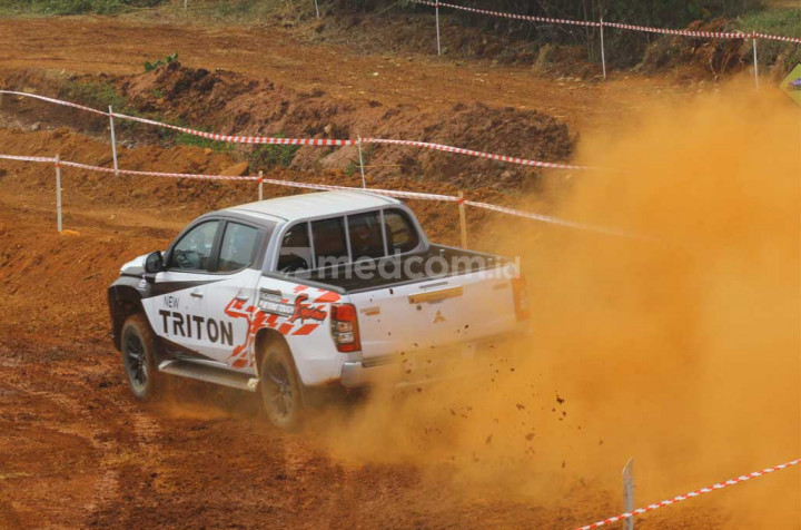 Legenda Reli Dakar, Geber New Triton di BSD City