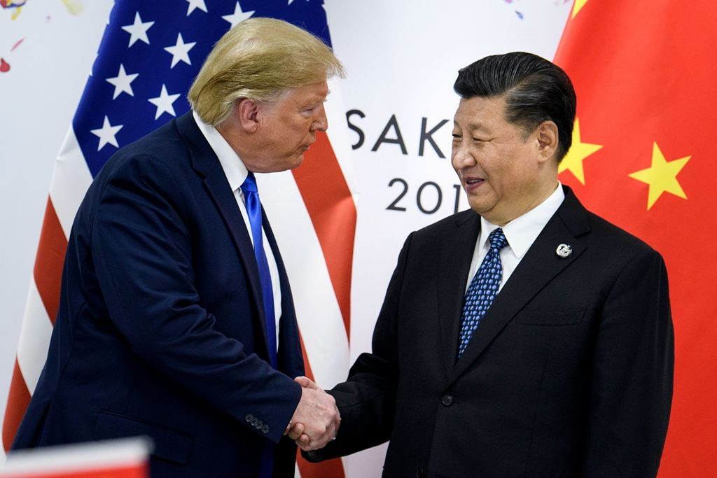 Presiden AS Donald Trump bertemu Presiden Tiongkok Xi Jinping di KTT G20, Osaka. (Foto: AFP)