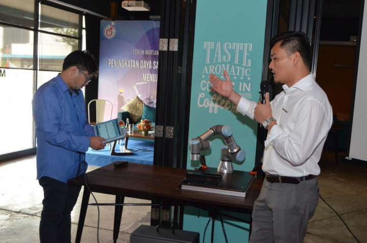 Teknologi Robotik yang 'Ramah' bagi Pekerja Pabrik