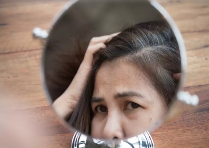 Penyebab Rambut Beruban dan Cara Mengatasinya