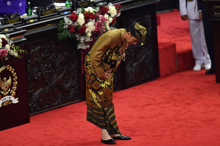 Jokowi Kenakan Pakaian Adat Sasak di Pidato Kedua