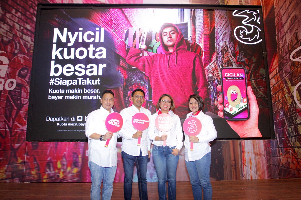 (Ki-ka) Fajar Indrayanto, Head of Consumer Marketing Indonesia_ Reno Rizky Yudha, GM Customer Value Management 3 Indonesia_ Dolly Susanto, Chief Commercial Officer 3 Indonesia_ Bonita Megaputri, Head of Brands C