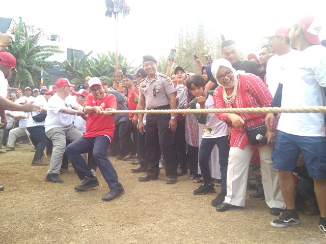 Anies Baswedan Juara Tarik Tambang