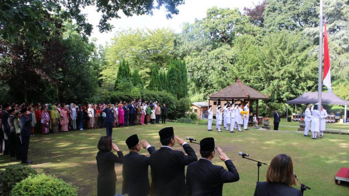 WNI Ramaikan Upacara HUT RI ke-74 di Inggris