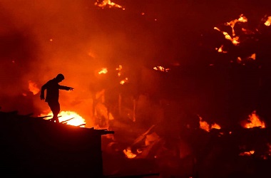 Kebakaran Bangladesh, 50 Ribu Warga Kehilangan Rumah