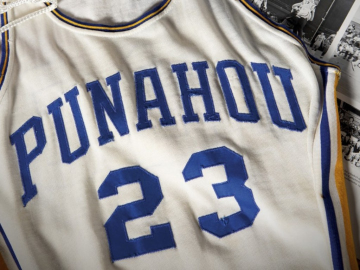 Jersey Basket Obama Terjual Seharga Rp1,7 Miliar