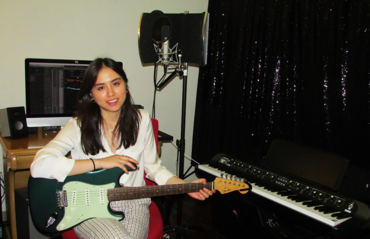 Andrea Turk dan Ambisi Bermusik