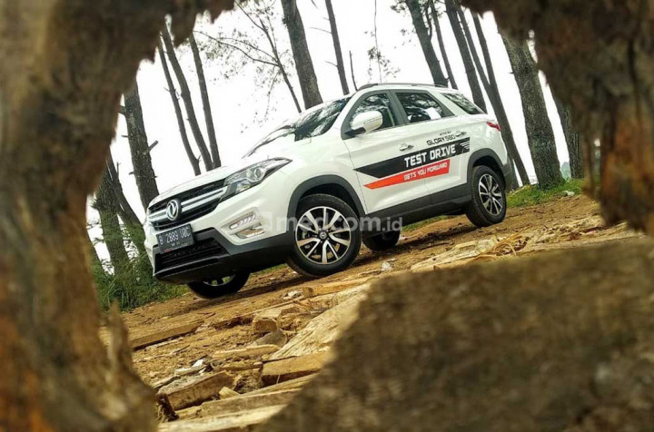 Libas Rute Jakarta-Sukabumi, Intip Performa DFSK Glory 560