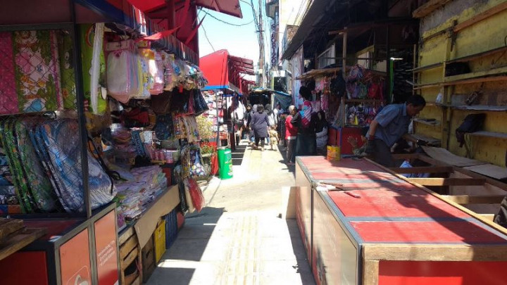 Omzet PKL Cicadas Menurun Drastis