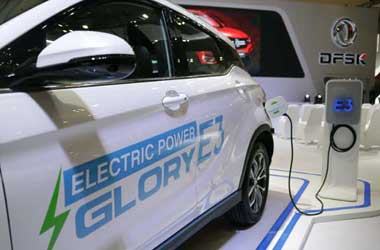 DFSK Pasang 'Target Tinggi' untuk Mobil Listrik Indonesia