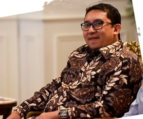 Fadli Zon Sepakat soal Pembelian Mobil Dinas Baru