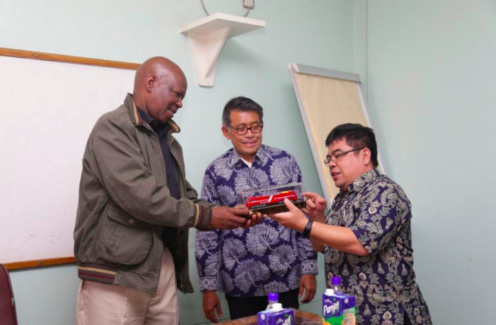 Revitalisasi Kereta, Zimbabwe Ingin Beli Lokomotif Indonesia