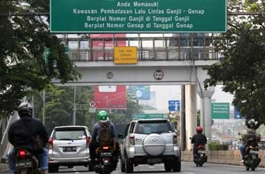 Kebijakan Ganjil Genap untuk Kurangi Polusi Masih Setengah Hati