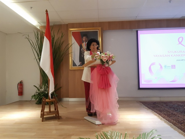 <i>Mengobati Kanker Payudara Stadium Awal Memiliki Angka Kesembuhan 98 %</i>