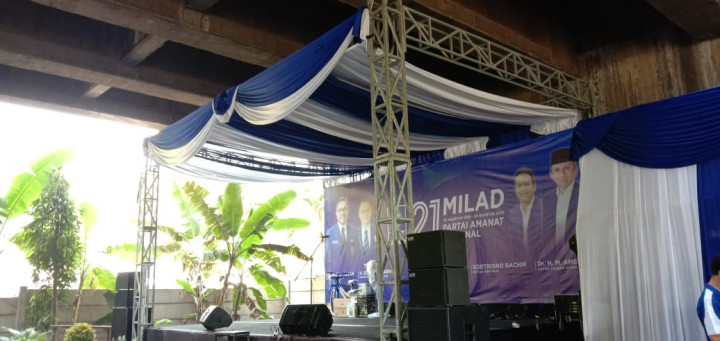 PAN Rayakan Ulang Tahun di Kolong Tol