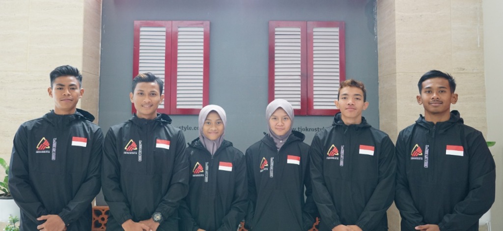 Enam atlet panjat tebing junior Indonesia yang akan turun di kejuaraan dunia di Italia (Foto: Ist)