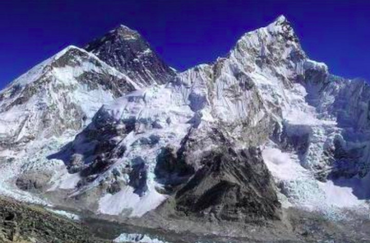 Nepal Larang Plastik Sekali Pakai di Pegunungan Everest