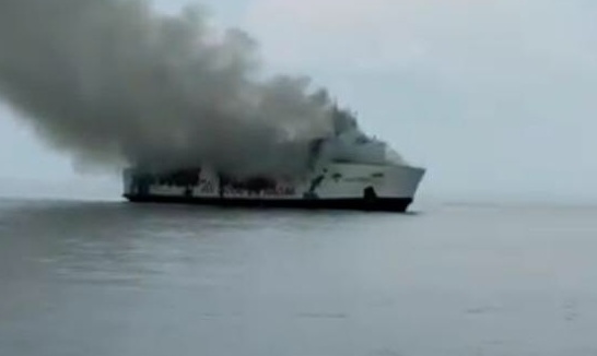 303 Korban Kapal Terbakar Berhasil Dievakuasi