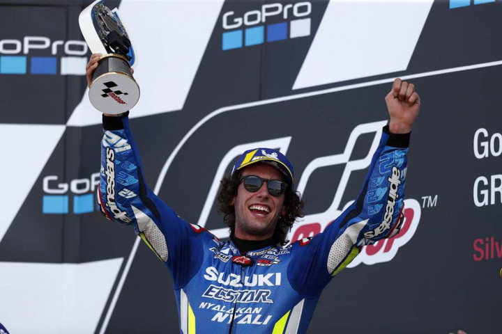 Salip Marquez, Alex Rins Juara MotoGP Inggris