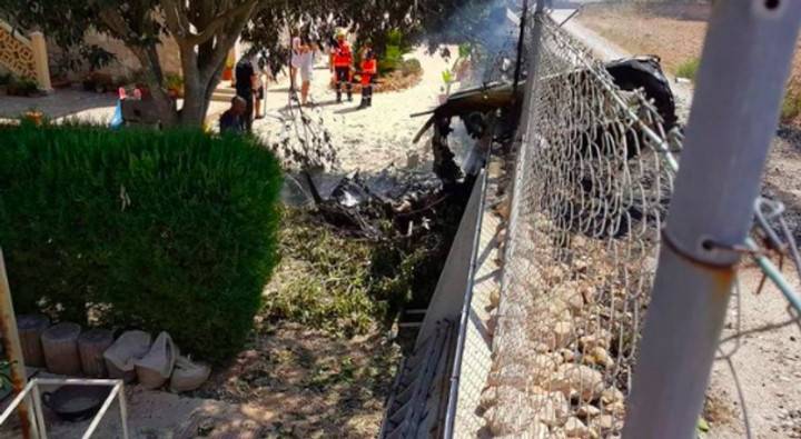 Pesawat dan Helikopter Tabrakan di Udara, Tujuh Tewas