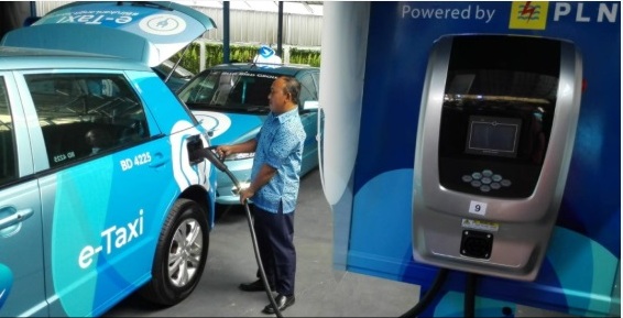 Gunakan Taksi Listrik, Biaya Operasional Blue Bird Hemat 35%