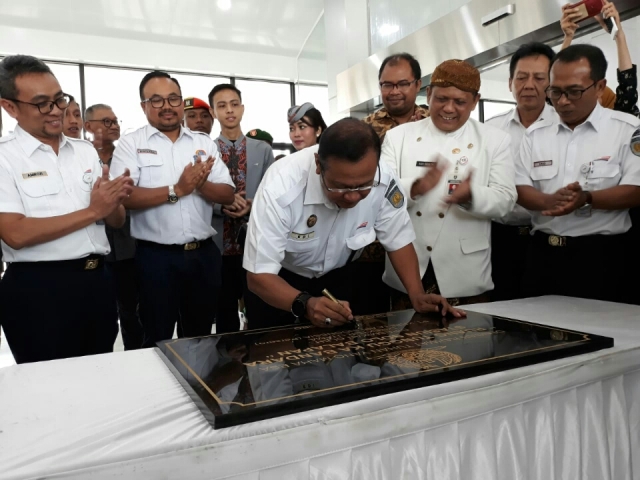 Ruang Tunggu KA Bandara di Stasiun Solo Balapan Diresmikan