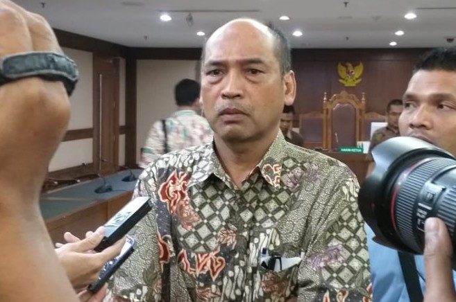 Deputi IV Kemenpora Terisak Memohon kepada Hakim