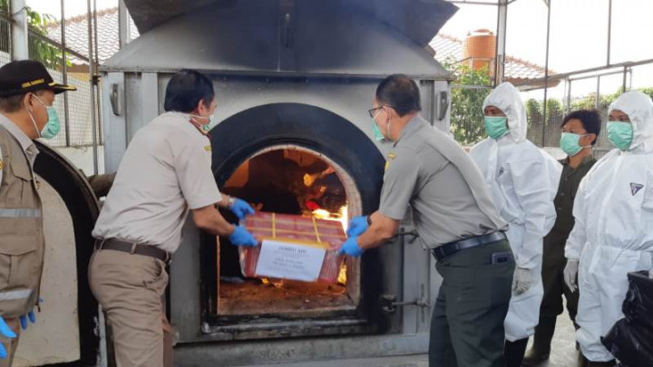 Karantina Pertanian Soetta Musnahkan Hortikultura Impor Mengandung Virus