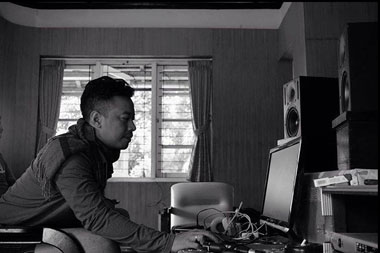 Shaggydog Rekaman Album Baru di Lereng Merapi