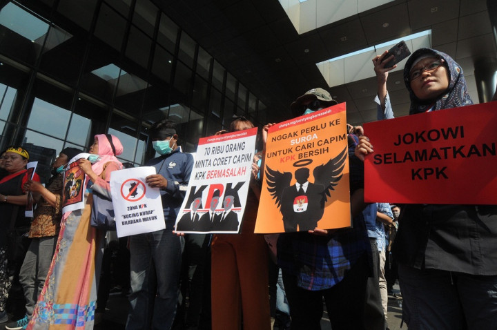 Pendukung dan Pengkritik Pansel Capim KPK ‘Bentrok’ Aksi