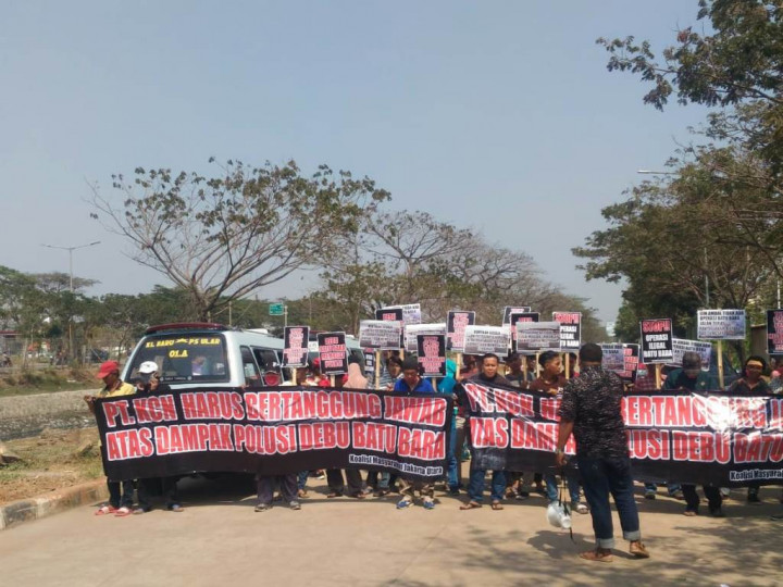 Warga Protes Polusi Debu dari Aktivitas Pelabuhan Marunda
