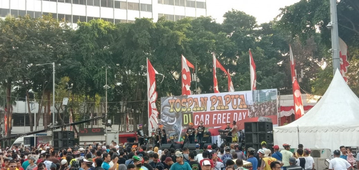 Masyarakat Papua Kenalkan Budaya di <i>Car Free Day</i>