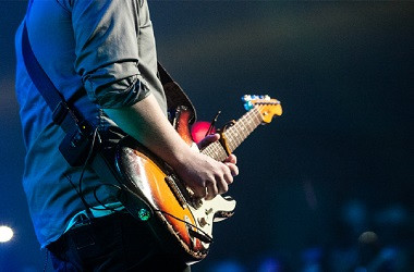 Layar Besar Timpa Penonton Konser di Jerman, 30 Terluka