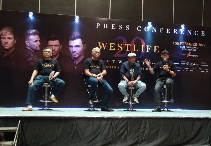 Panggung Westlife di Sam Poo Kong Emban Pesan Damai