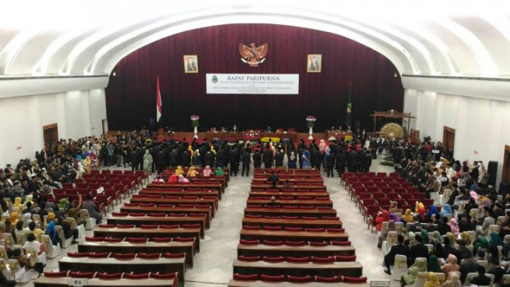 120 Anggota DPRD Jabar Dilantik