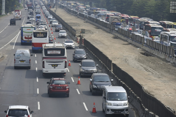 Polisi Lakukan Contraflow di KM 91 Cipularang