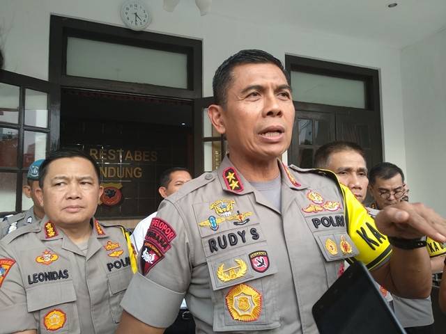 Truk Melintang Diduga Penyebab Kecelakaan di Tol Cipularang