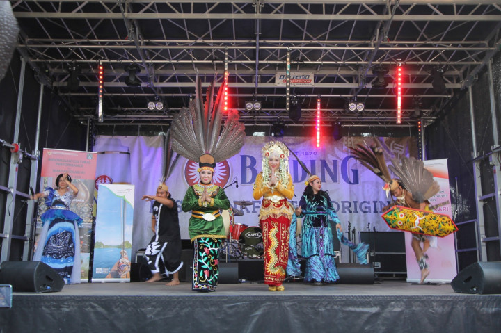 Bhayangkari Perkenalkan Budaya Indonesia saat Festival Frankfurt