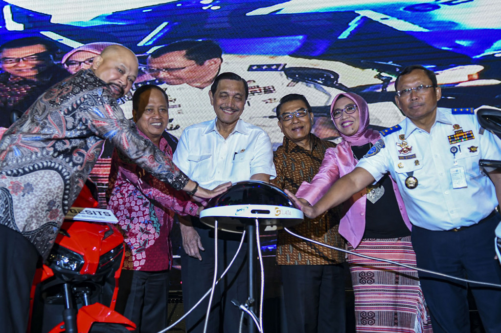 Menko Luhut Resmikan Indonesia Electric Motor Show 2019