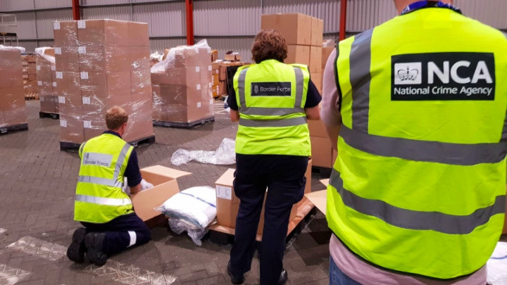 Heroin Senilai Rp2,06 Triliun Ditemukan di Balik Handuk