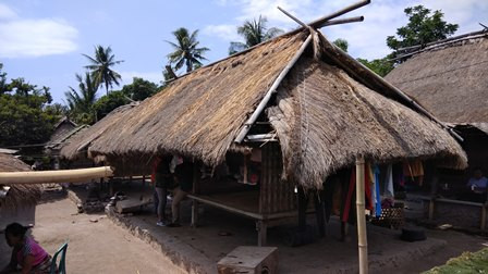 Menengok Bangunan Tahan Gempa di Desa Karang Bajo