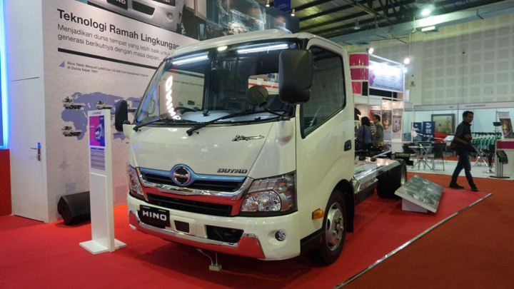 Hino Dutro Hybrid Menyelinap di IEMS 2019