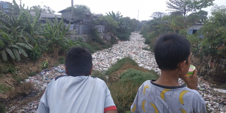 Sampah Kali Jambe Ganggu Aktivitas Warga