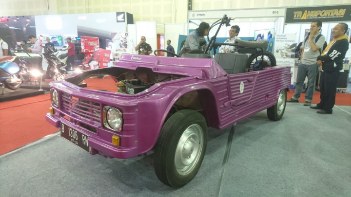 Menyulap Citroen Mehari jadi Mobil Listrik