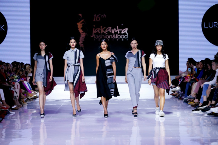 Perpaduan Lurik dan Batik, Buatan Lokal yang Membius Dunia