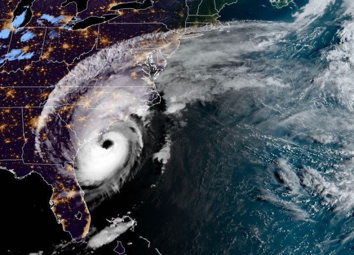 Mata Badai Dorian Mengintai North Carolina